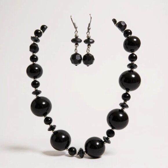 Black Lucite Bead Silver Tone Small Bead Gradual Necklace Earring Set - Picture 1 of 1